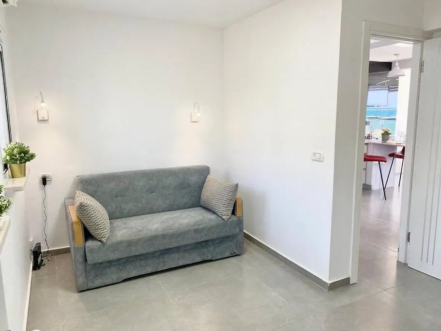Seaside Cozy Apartment Haifa Israel