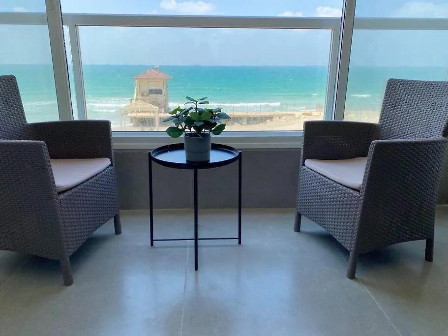 Seaside Cozy Apartment Haifa